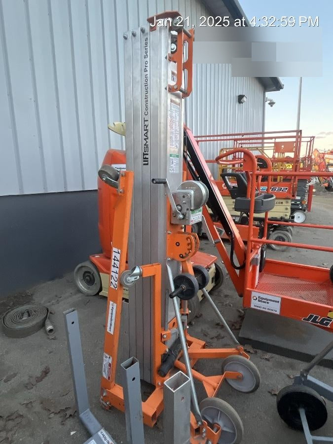 2020 GENIE SLC-24