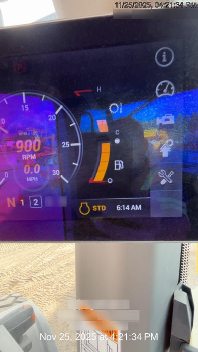 2017 Case 821G CLOSED CAB, JRB 418 STYLE HYD COUPLER