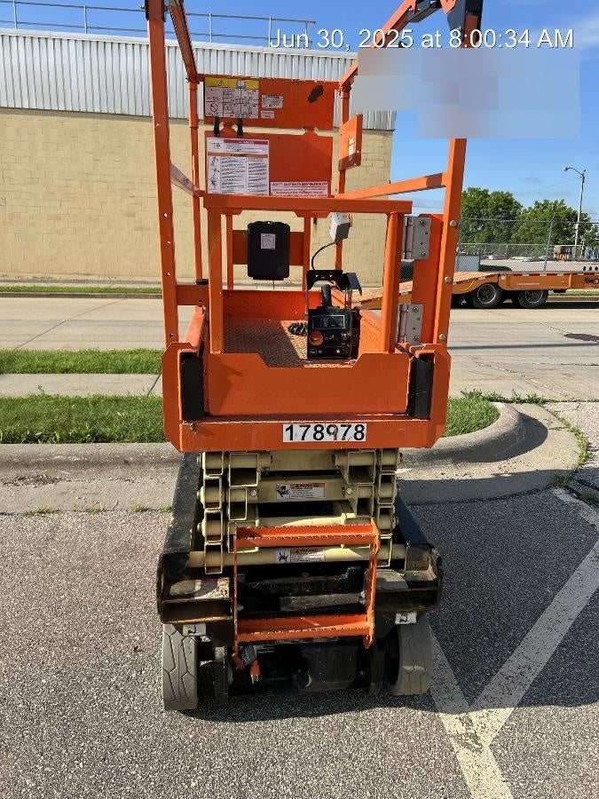 2021 JLG ES1932