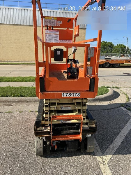 2021 JLG ES1932
