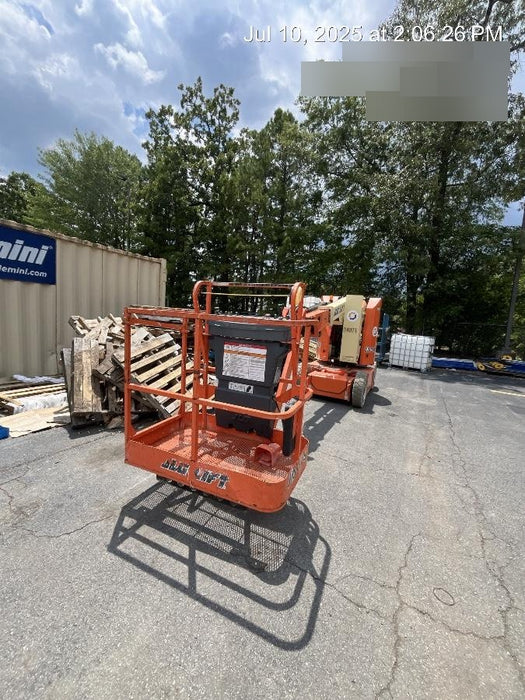 2019 JLG E300AJP