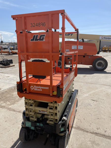 2023 JLG ES1932