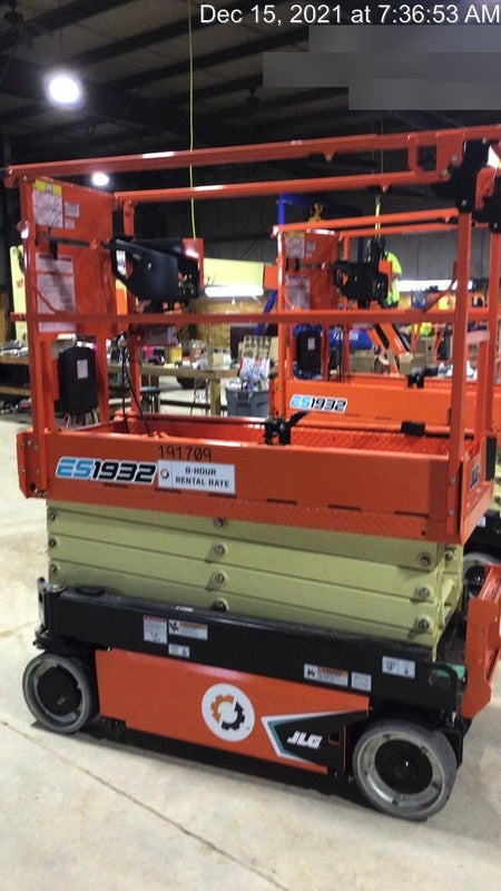 2021 JLG ES1932