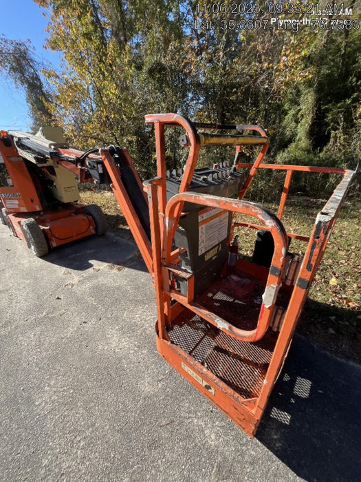 2019 JLG E300AJP