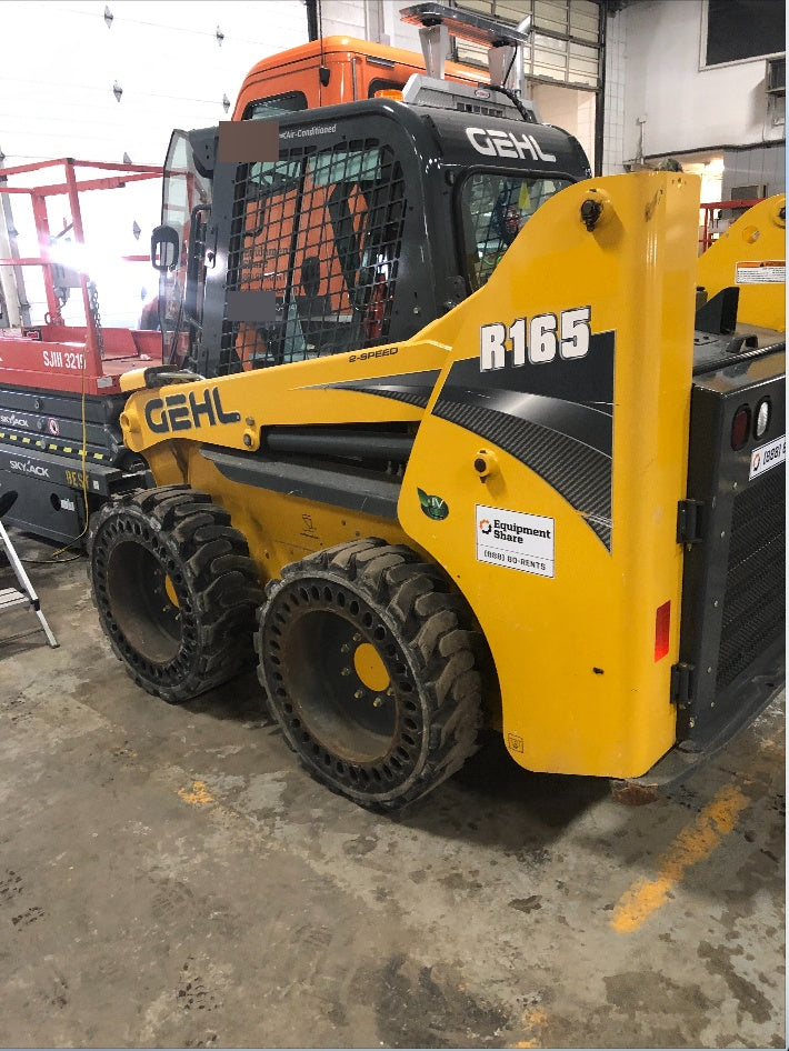 2016 GEHL R165