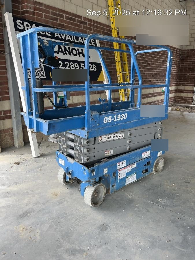 2019 Genie GS-1930 Fixed rails with chain Entry