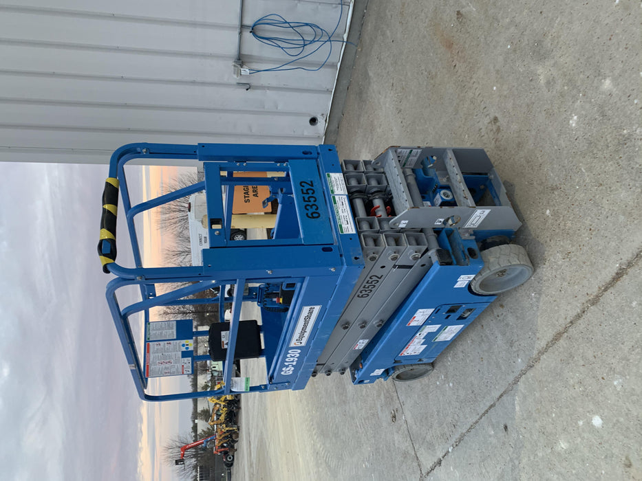 2020 Genie GS-1930 Solid Non Marking Tires, Beacon, Folding rails with half height swing gate