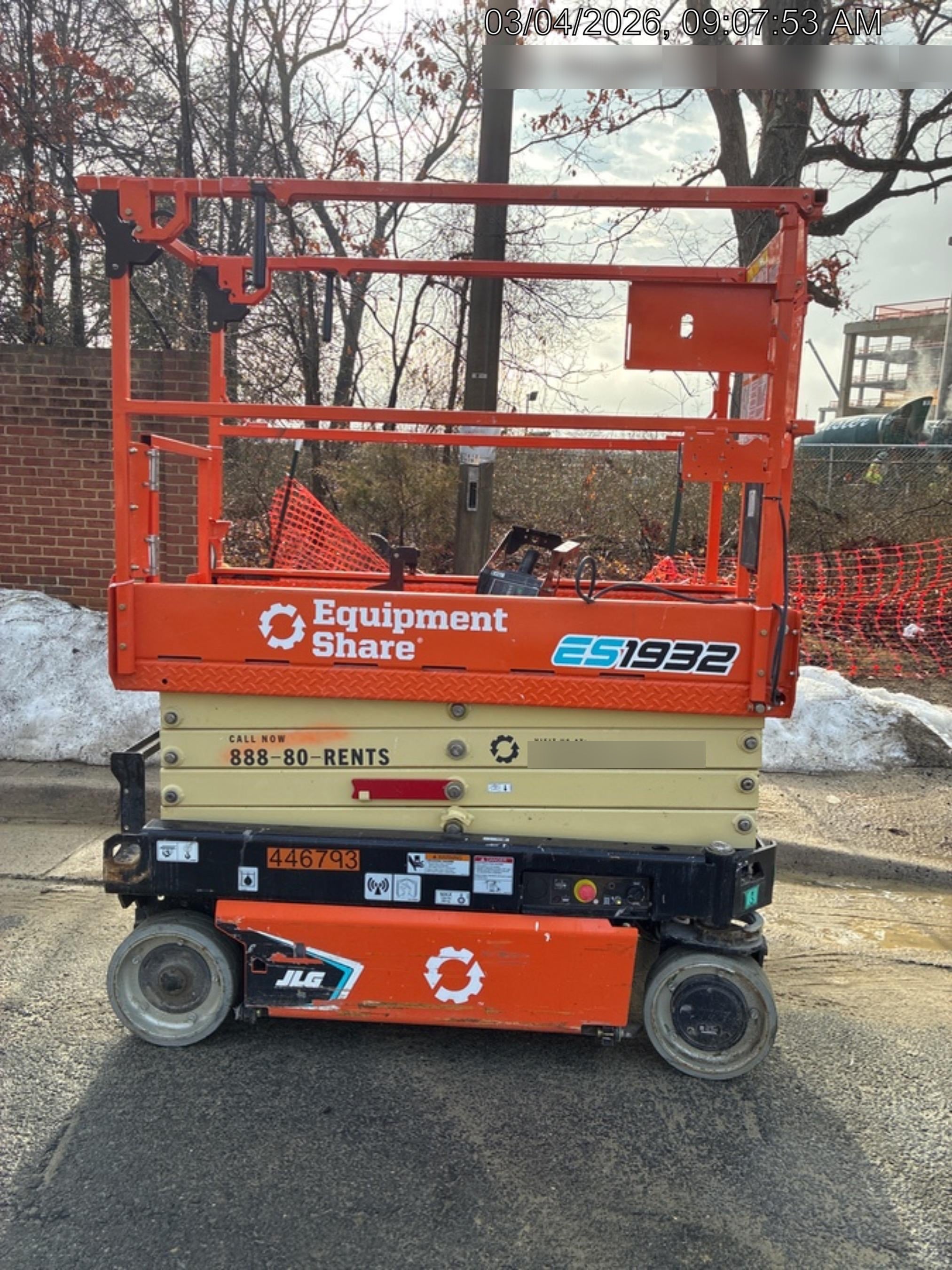 2024 JLG ES1932