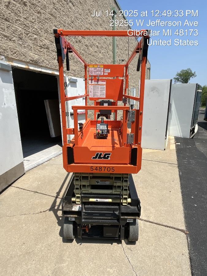 2025 JLG ES1932