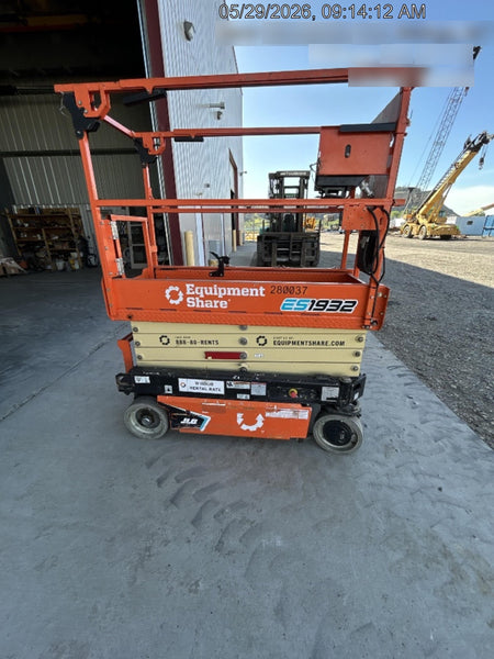 2022 JLG ES1932