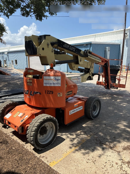 2016 JLG E450AJ