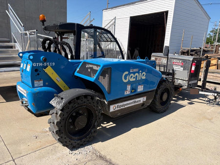 2019 Lincoln Electric Vantage 322 Welder Ready-Pak 3, Two wheel trailer, Fender and Light kit, Cable Rack