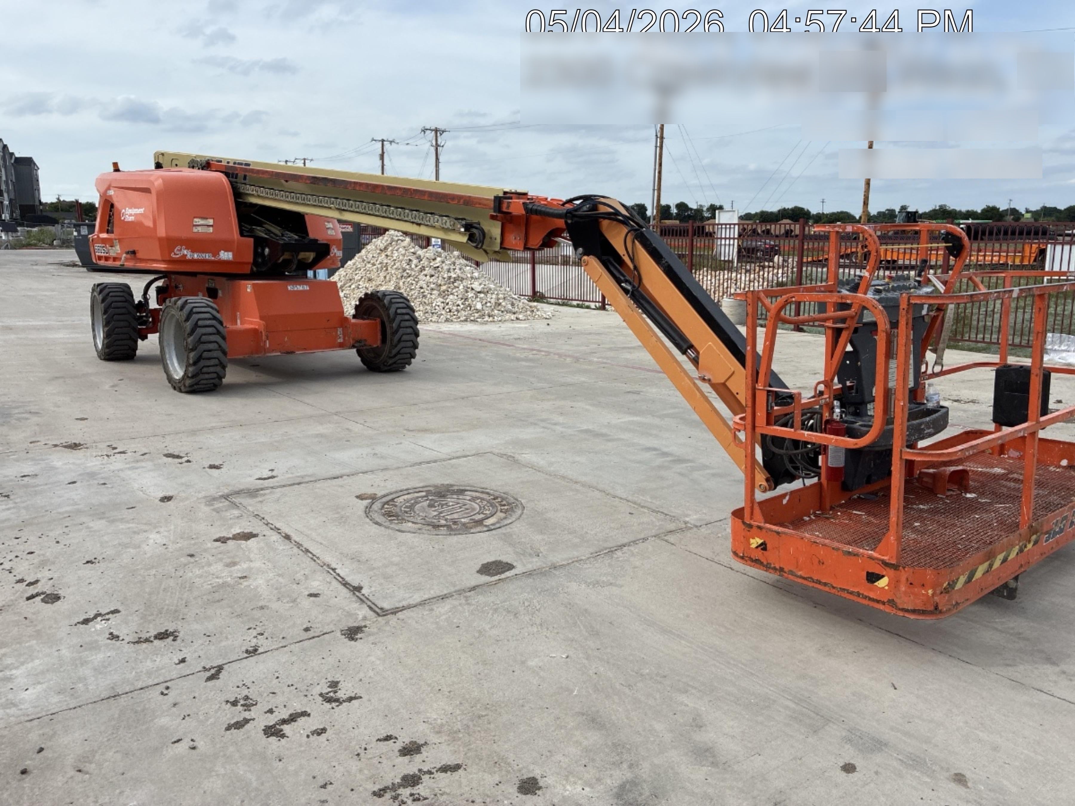 2023 JLG 660SJ