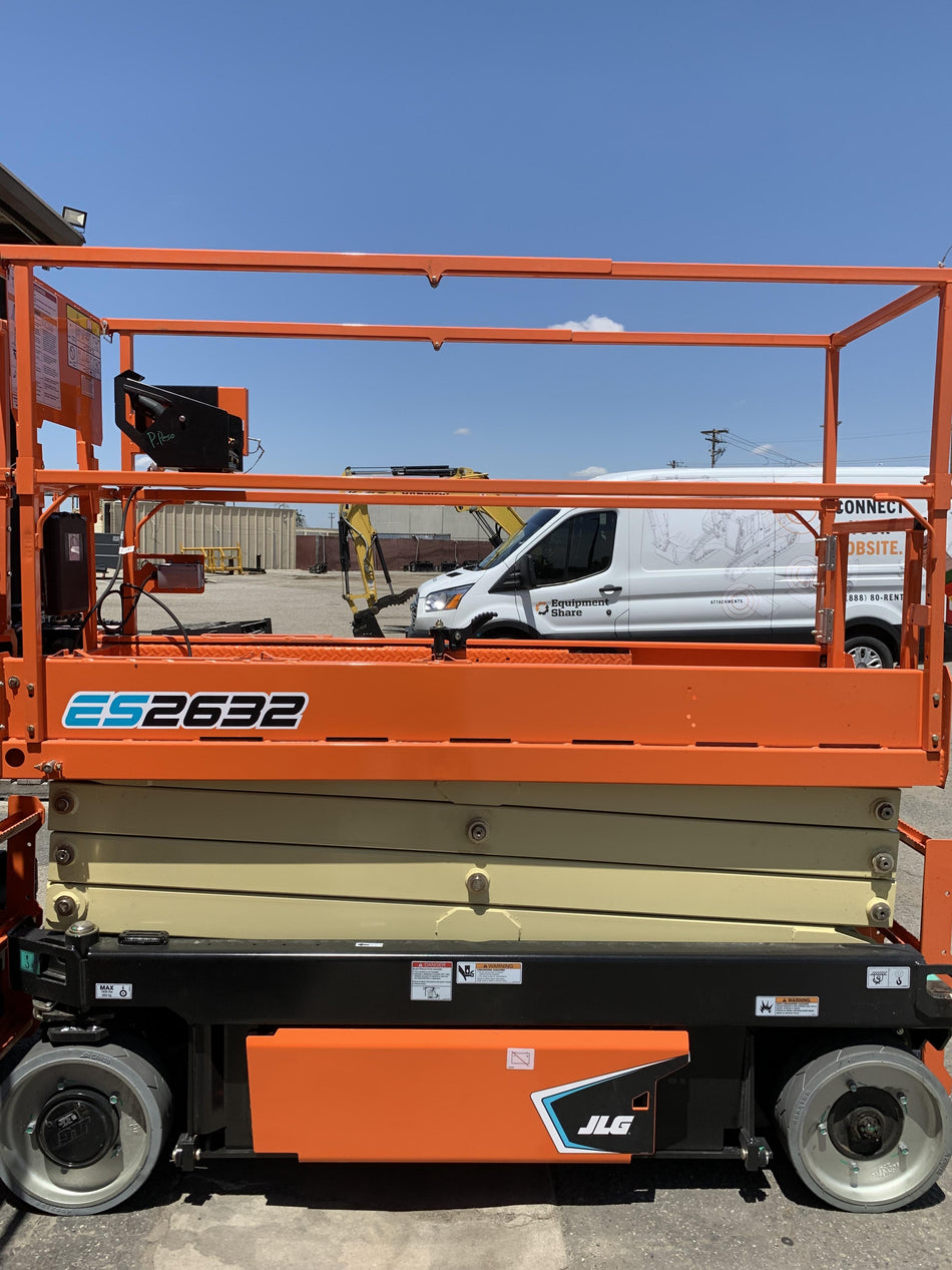 2022 JLG ES2632
