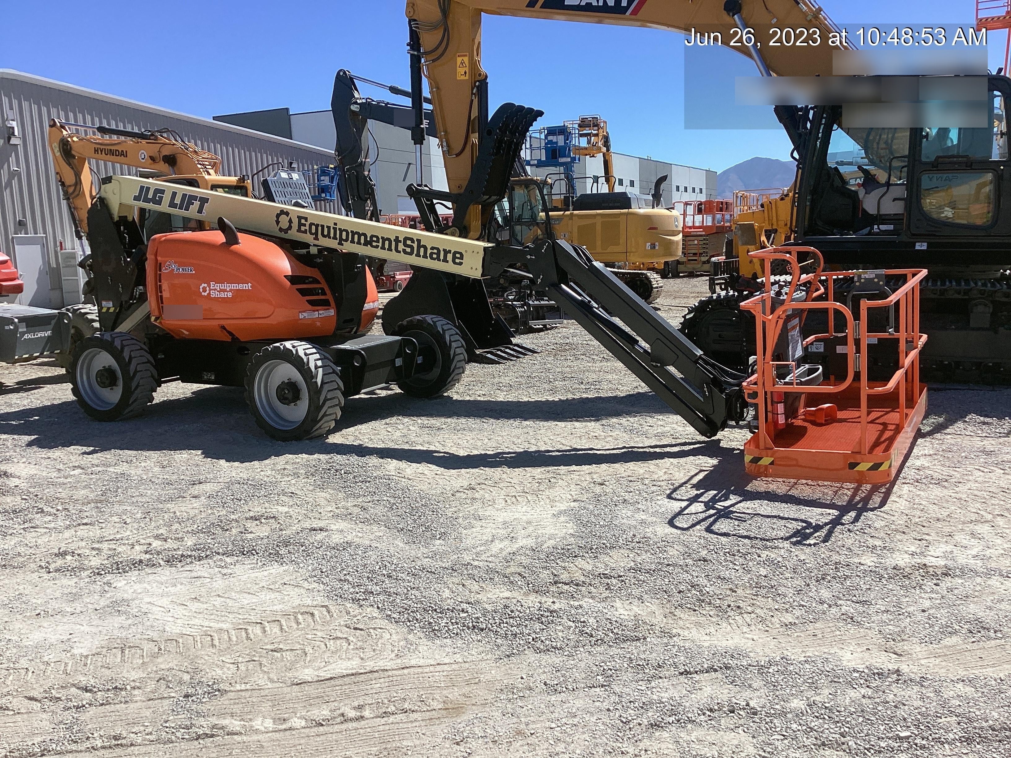 2023 JLG 600AJ