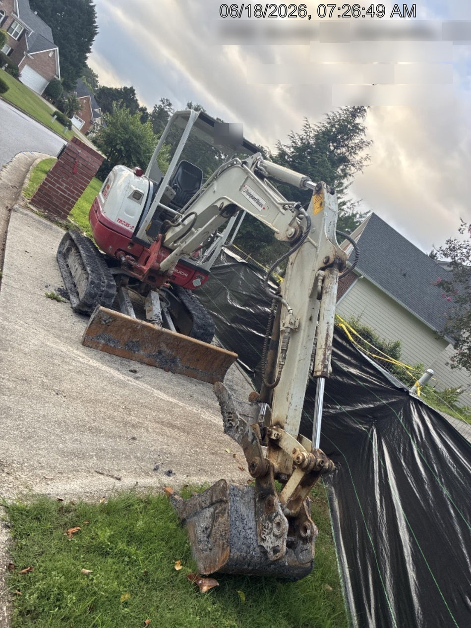 2021 TAKEUCHI TB235-2R