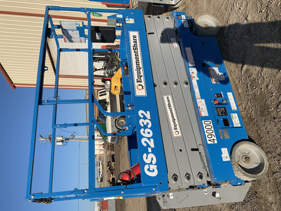 2019 Genie GS-2632 Folding rails with half height swing gate