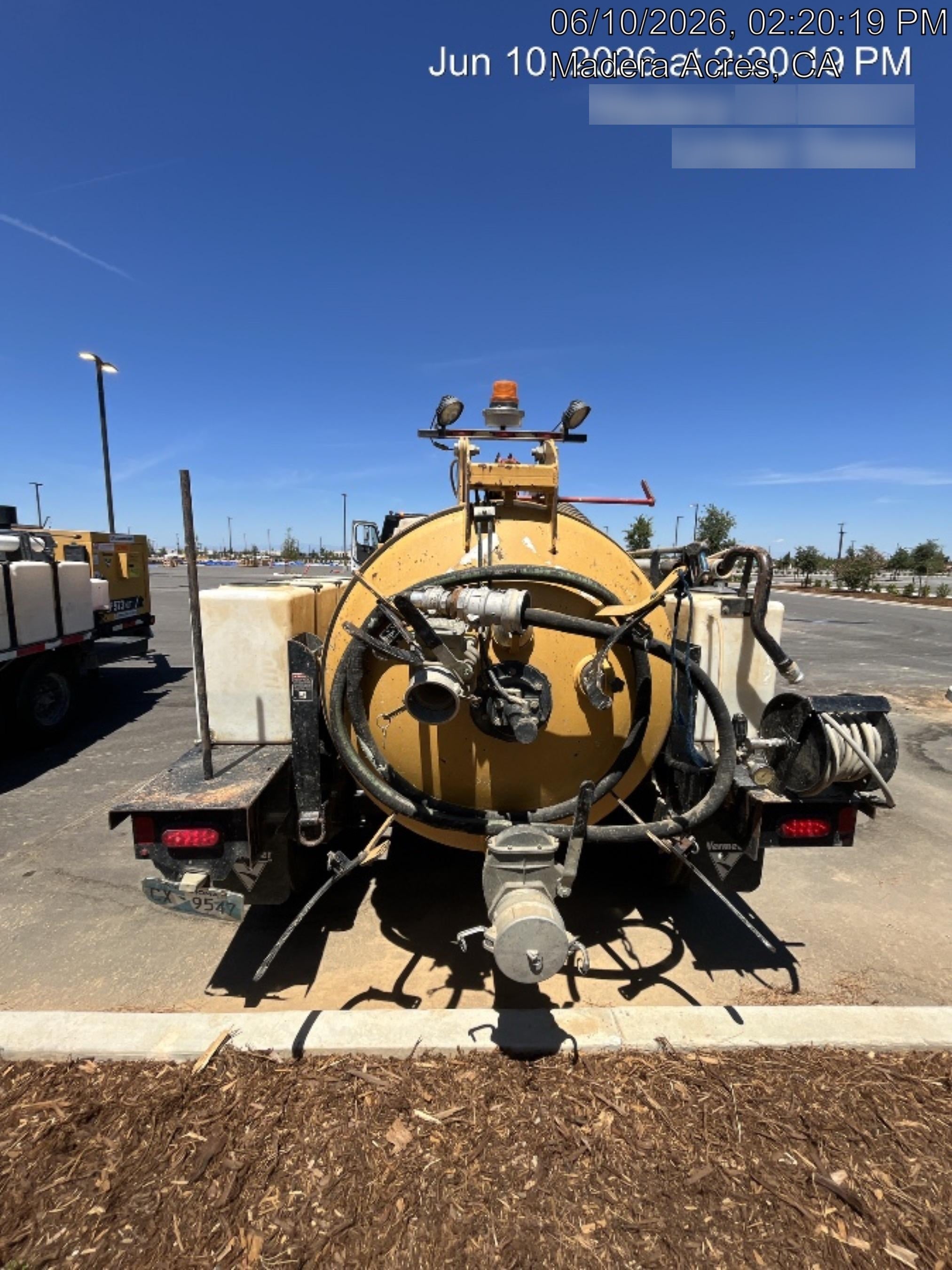 2021 VAC-TRON LP573XDT