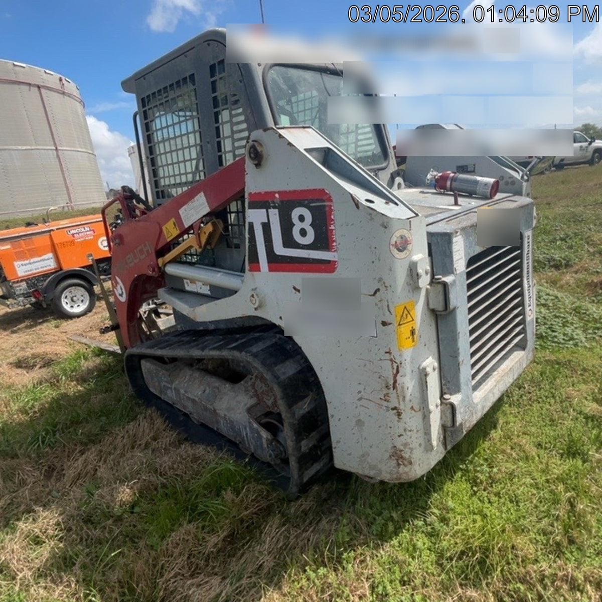 2019 Takeuchi TL8 Cab, Heat/AC, Defroster, 15" Wide Rubber Tracks, Back-up Alarm, Front & Rear Working Lights, Auxiliary Hydraulics, Two-Speed Travel, Electronic Monitoring System, Hydraulic Universal Quick Hitch 76" HD Dirt Bucket with 8 Teeth, 20.3 cubic feet Capacity