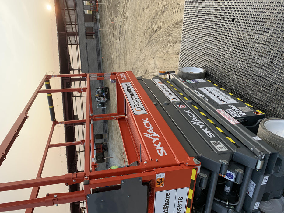 2020 Skyjack SJIII-3226 Solid NM Tires, Half height spring hinged entry gate, Dual Beacons