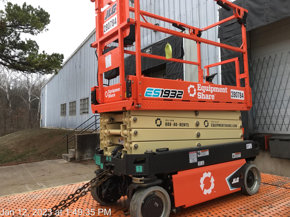2022 JLG ES1932