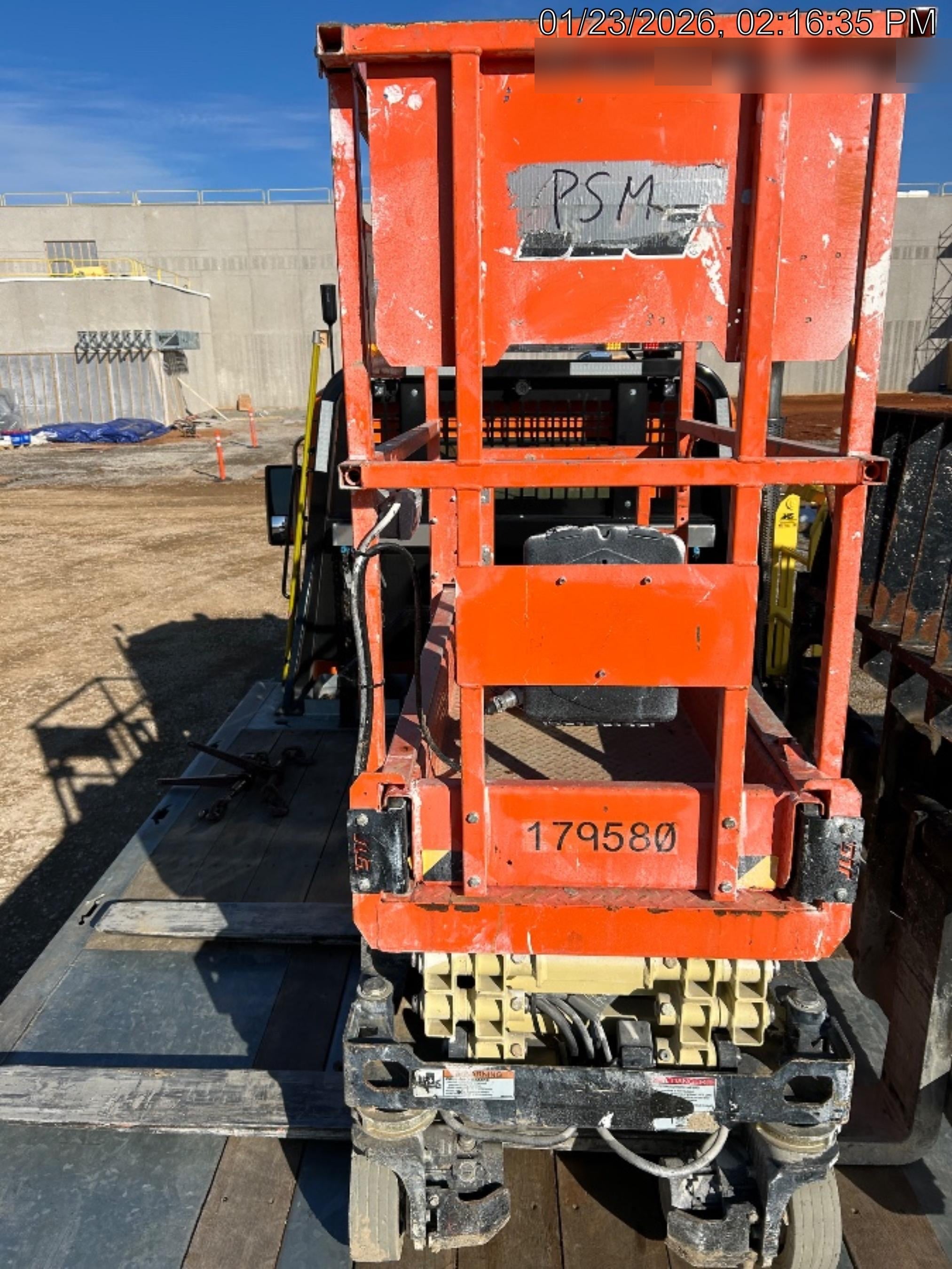 2021 JLG ES1330L