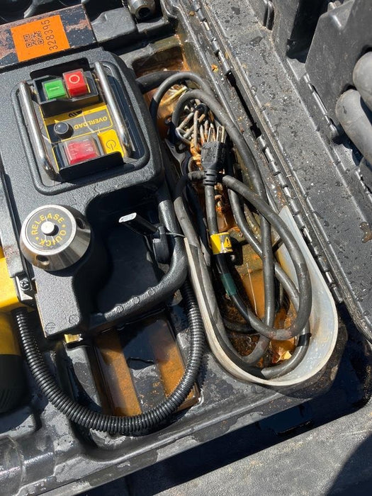 2023 DEWALT DWE1622K