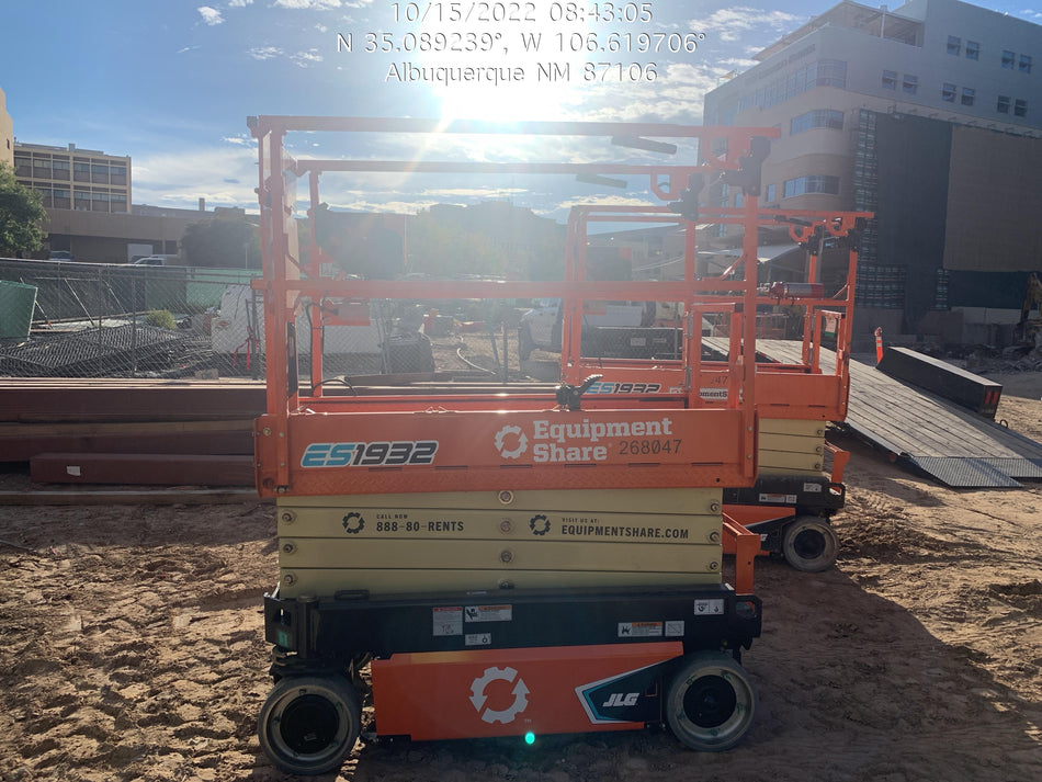 2022 JLG ES1932