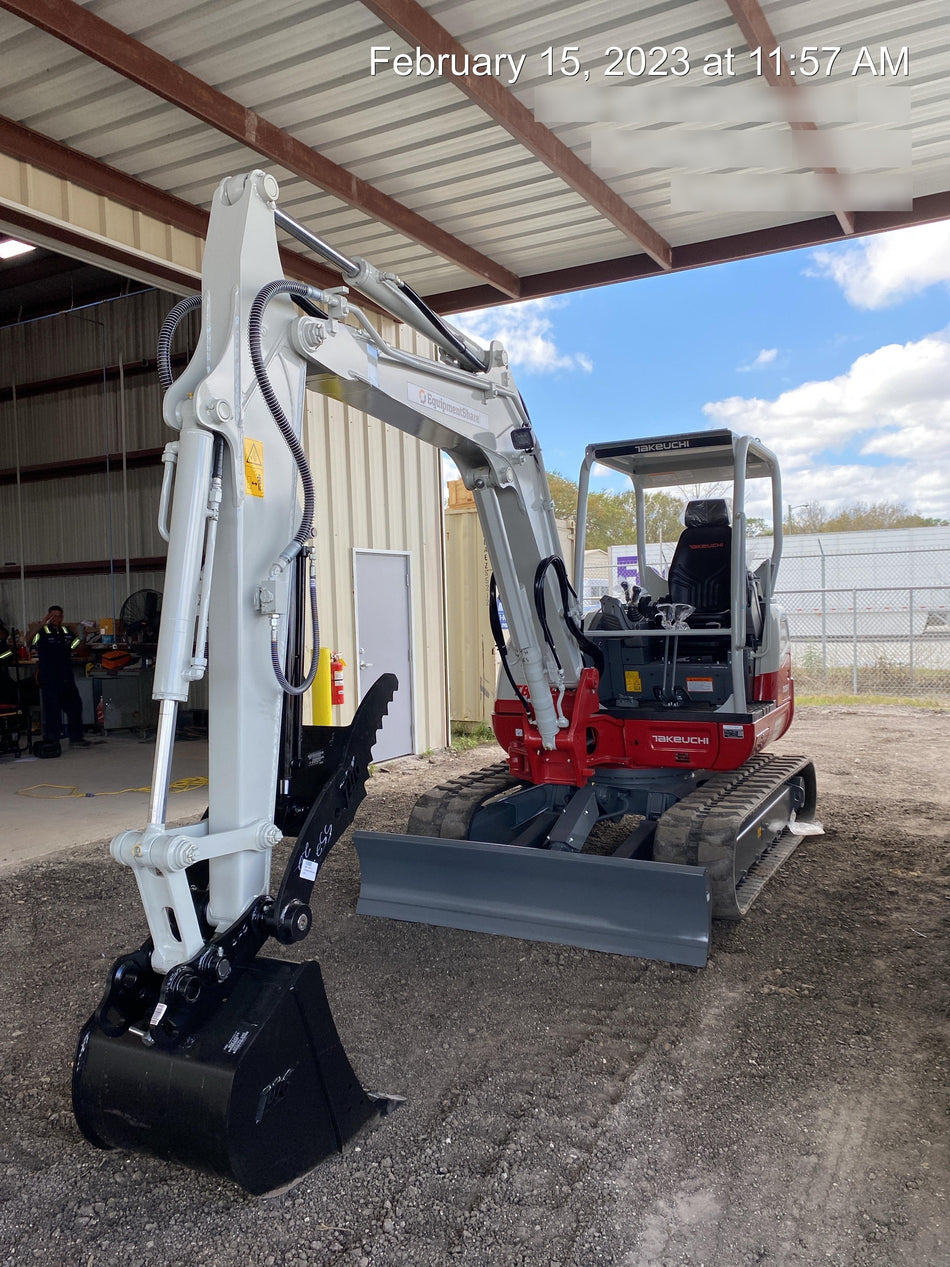 2023 TAKEUCHI TB250-2R