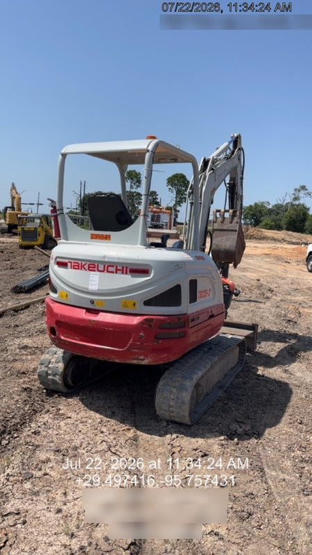 2022 TAKEUCHI TB235-2R