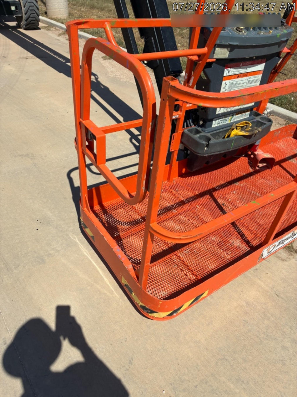 2023 JLG 860SJ