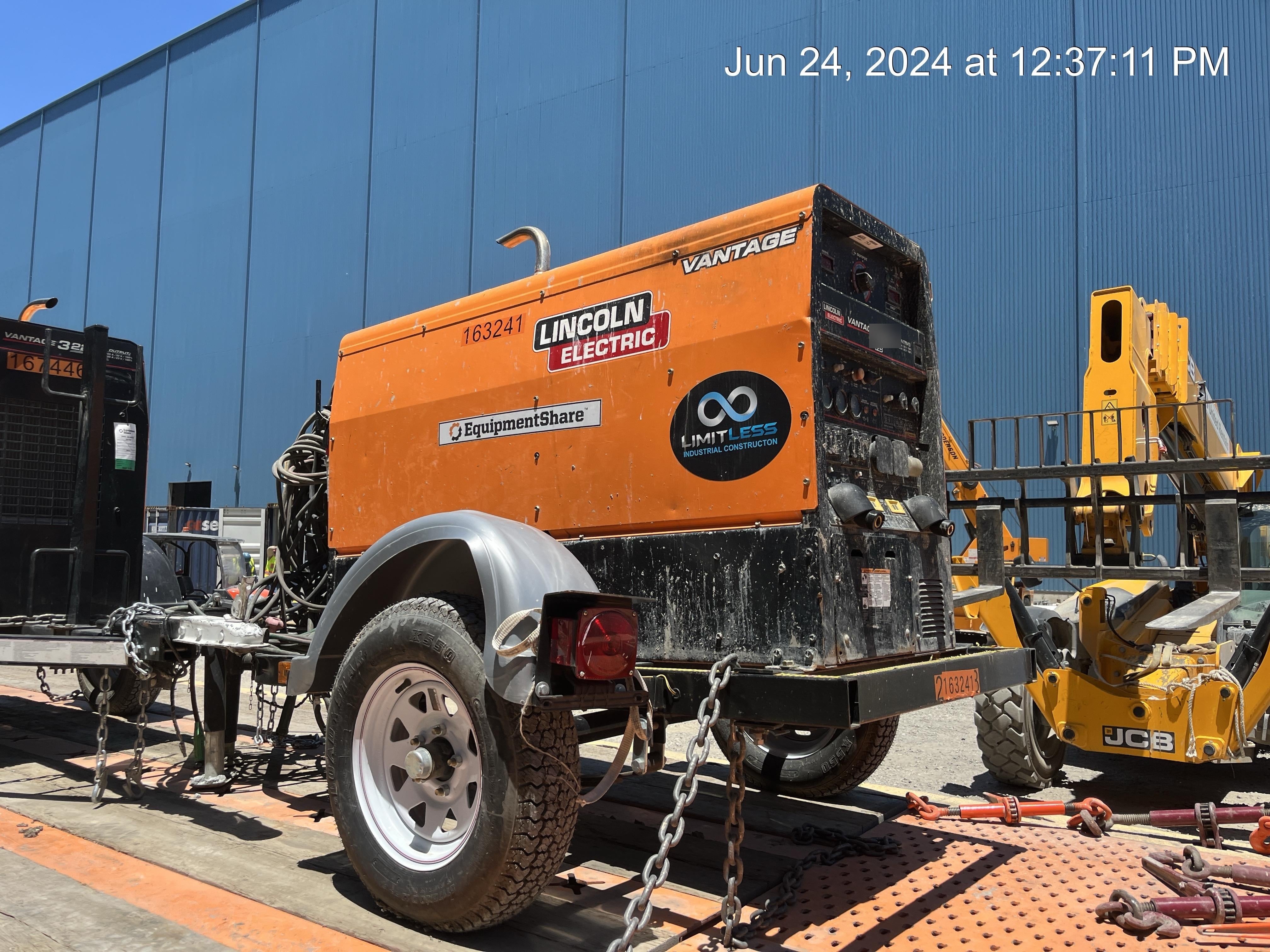 2021 Lincoln Electric Vantage 322 Vantage 322 Ready Pak 3 w/ Decals, ORANGE (includes trailer, cable rack, fender light kit) NO Telematics