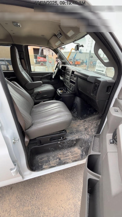 2025 CHEVROLET Express Van - Rental
