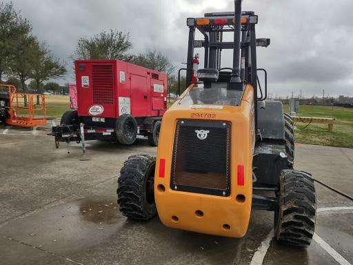 2023 CASE 588H