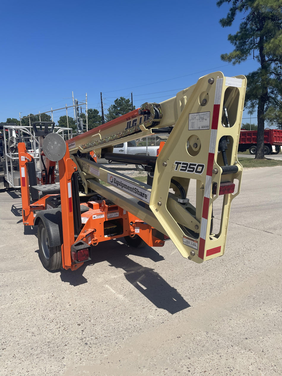 2022 JLG T350
