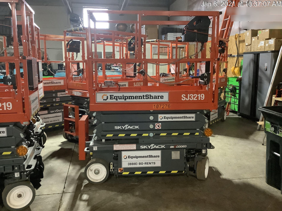 2020 Skyjack SJIII-3219 Solid NM Tires, Half height spring hinged entry gate, Dual Beacons, 800W Inverter