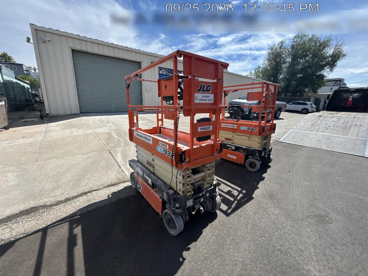 2021 JLG ES1932