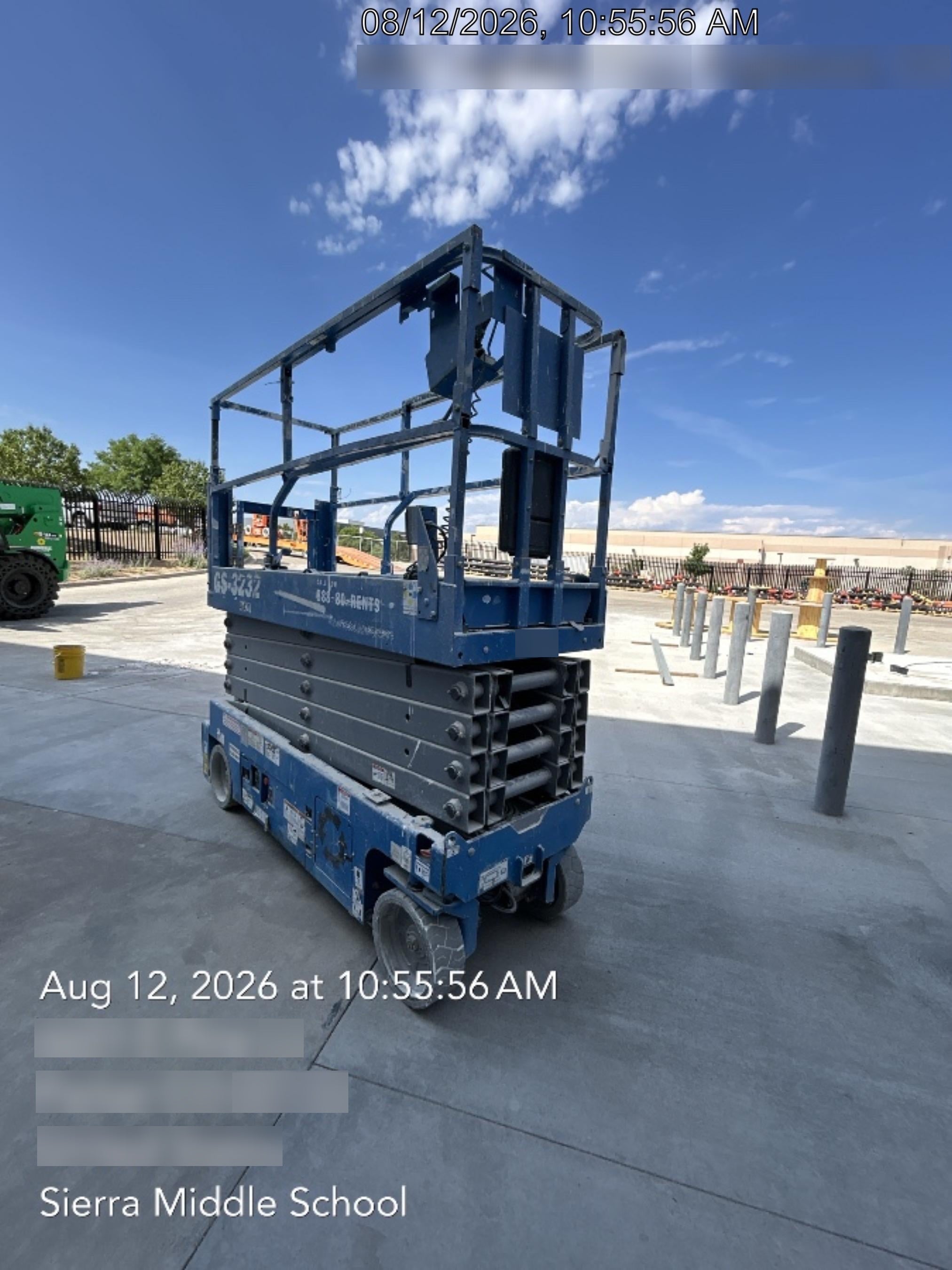 2019 Genie GS-3232 Folding rails with half height swing gate, 800 Amp Inverter