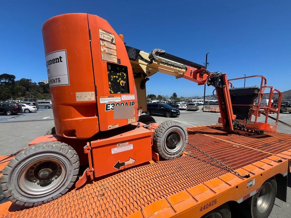 2020 JLG E300AJP