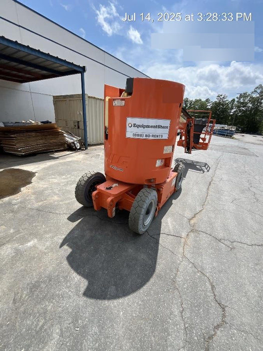 2019 JLG E300AJP
