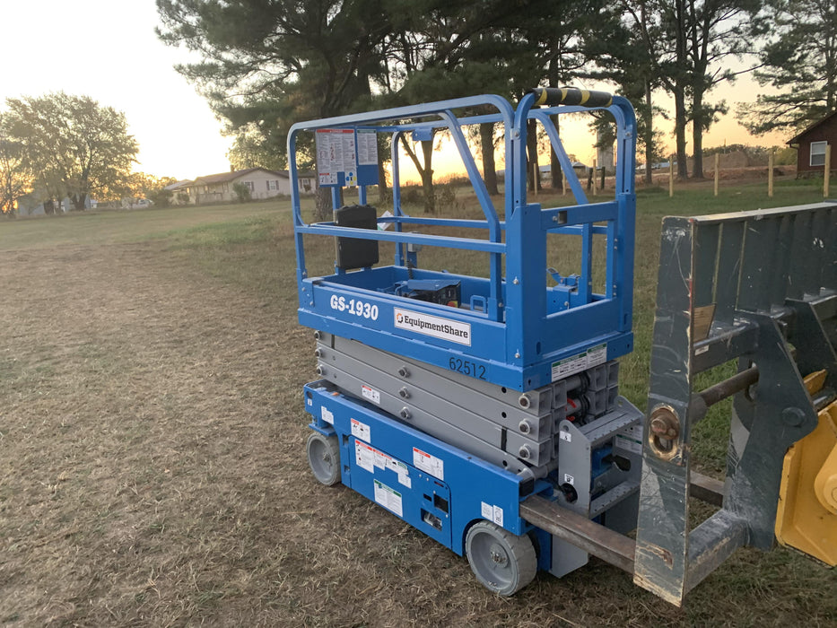 2020 Genie GS-1930 Solid Non Marking Tires, Beacon, Folding rails with half height swing gate