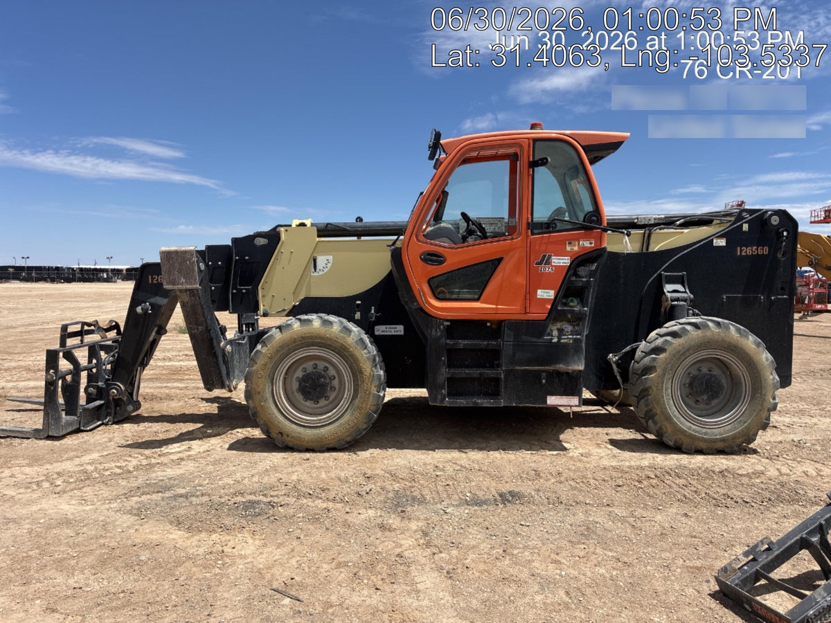 2021 JLG 1075