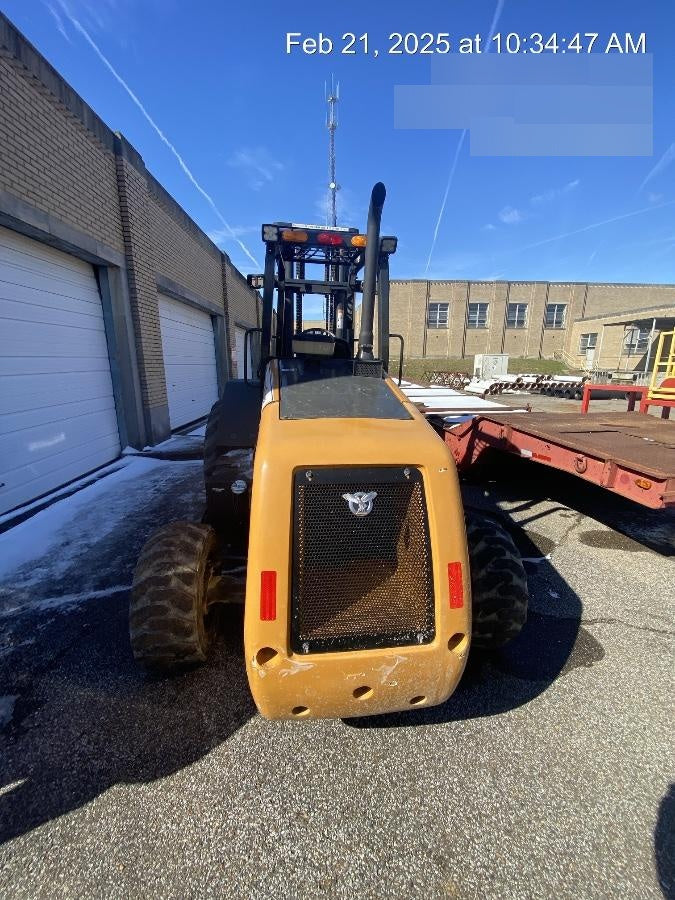 2023 CASE 588H