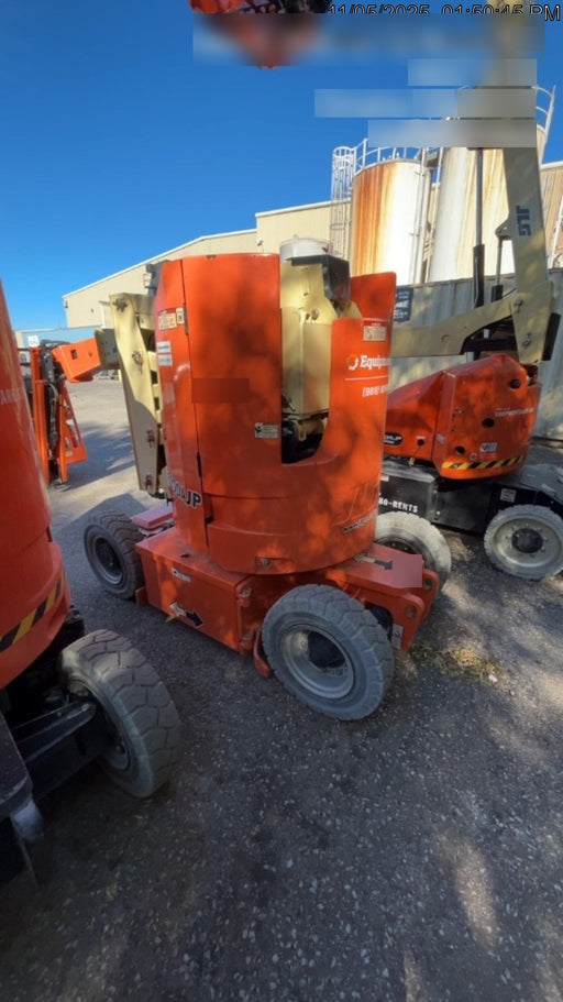 2019 JLG E300AJP