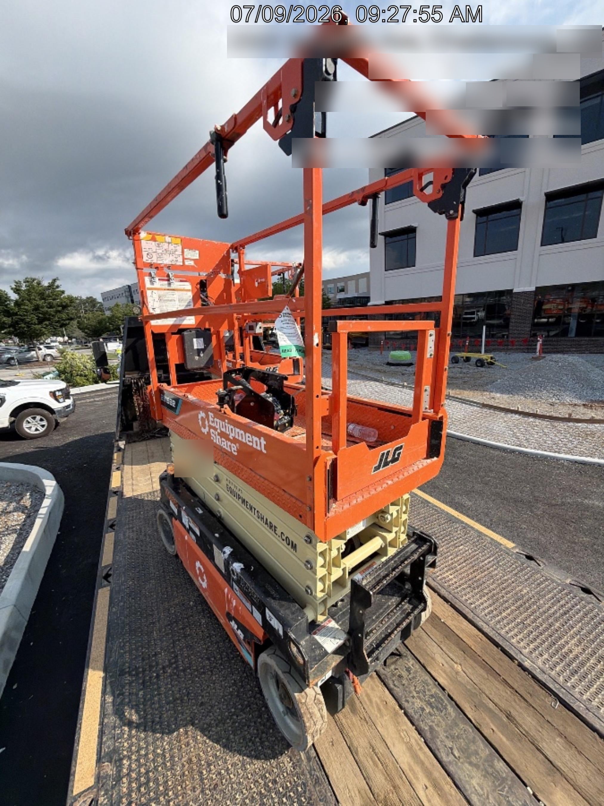 2025 JLG ES1932