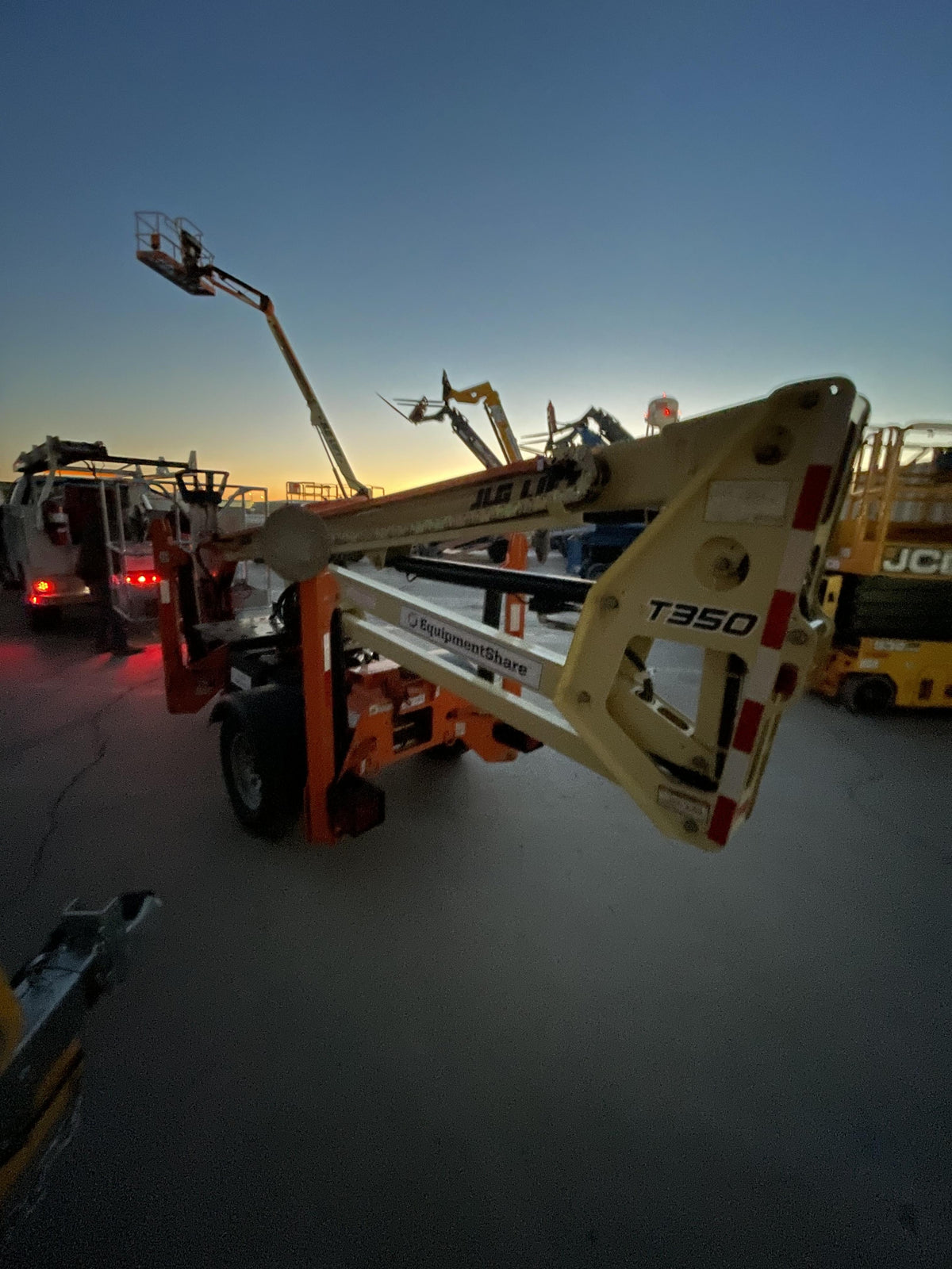 2022 JLG T350