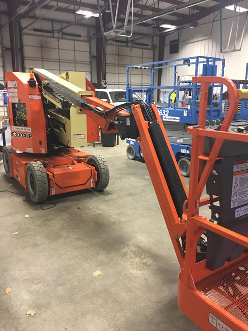 2019 JLG E300AJP