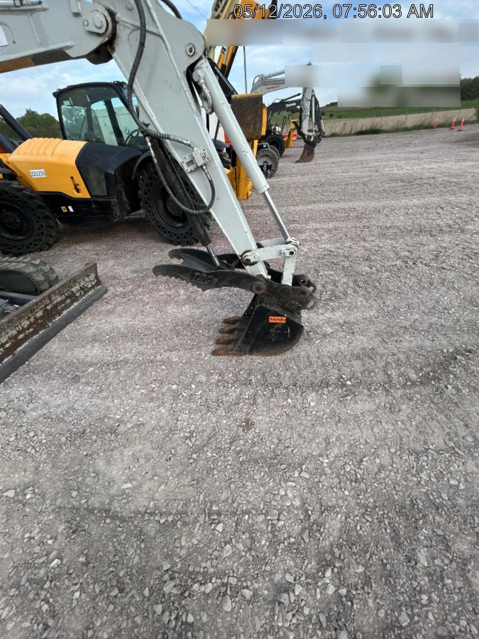 2025 TAKEUCHI 18" HD Bucket - Takeuchi