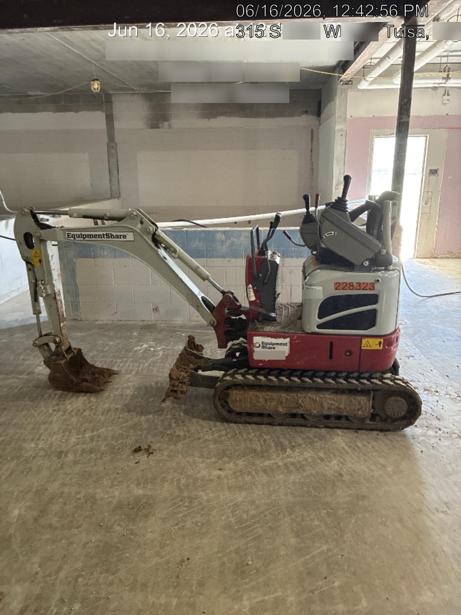 2022 TAKEUCHI TB210R