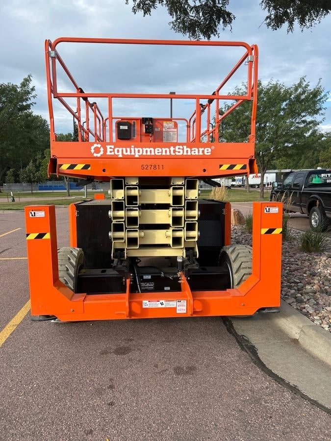 2025 JLG RT4394